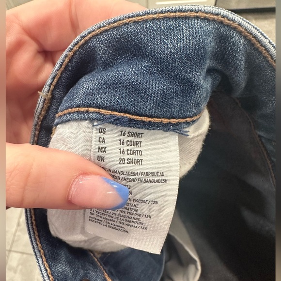 EUC like new American Eagle 16 short jeggings - Picture 5 of 7